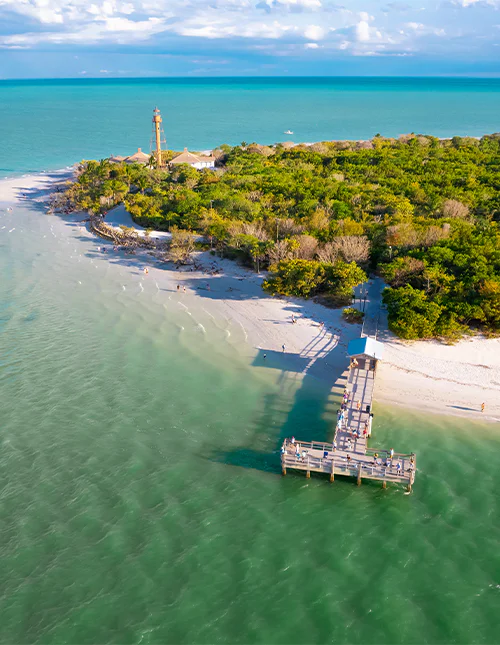 Sandy beach on Sanibel Island